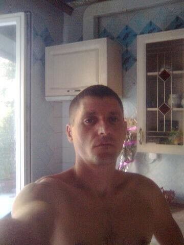  23940233  Ը, 44 ,    