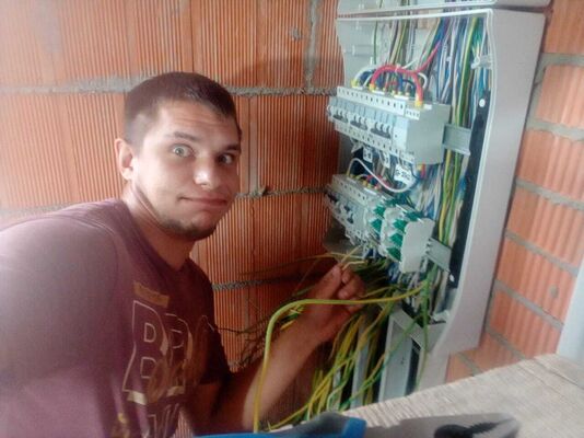  ,   Alex, 32 ,   ,   , c , 