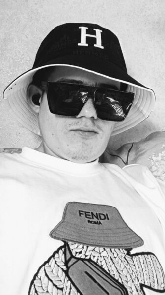  ,   Vladislav, 20 ,   ,   