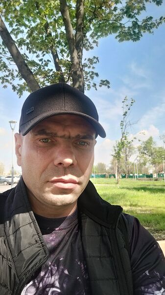  ,   Denis, 42 ,   , 