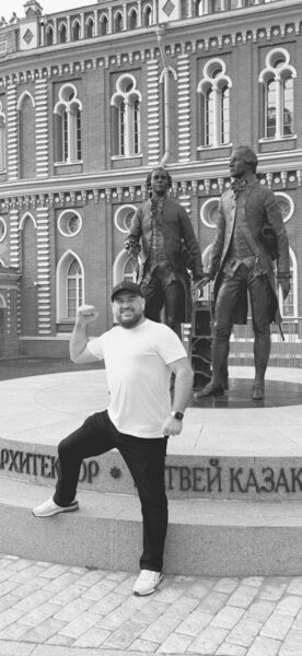  ,   Ruslan, 40 ,   ,   , c , 