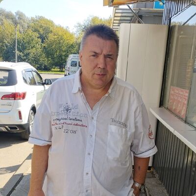  ,   Sergej, 54 ,   