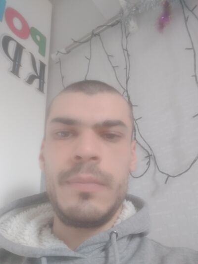  ,   Robert, 28 ,   ,   