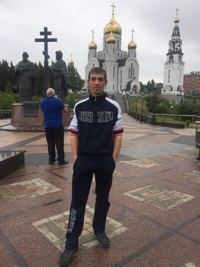  18761353  Vitalik, 38 ,    