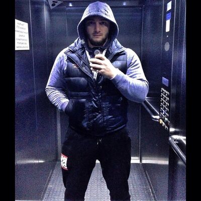  ,   Artur, 42 ,   ,   , c 
