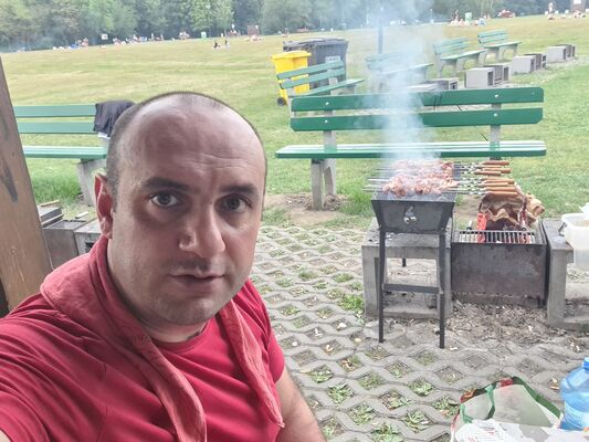  ,   Badri, 37 ,   ,   