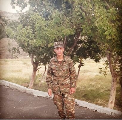  -,   Narek, 24 ,   ,   