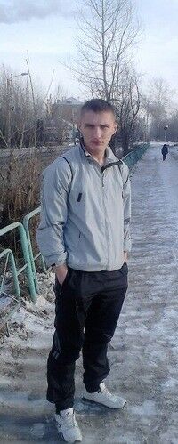  ,   Viktor, 31 ,   