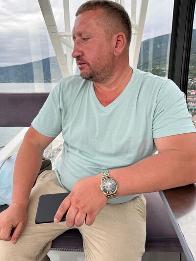  ,   Rinat, 49 ,   c 