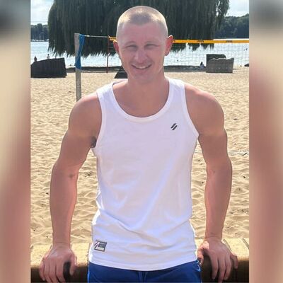  ,   Mikhail, 32 ,   ,   