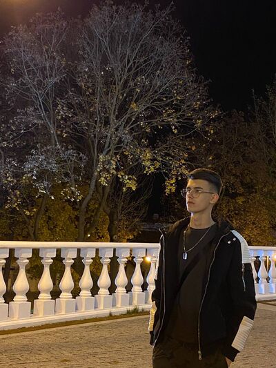  ,   Leonid, 21 ,   ,   