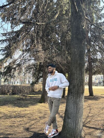 ,   Raj, 25 ,   ,   
