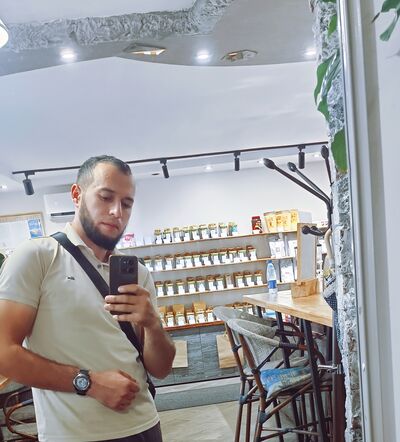  ,   Malik, 31 ,   c , 