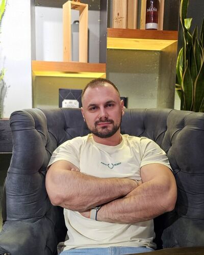  Frankfurt am Main,   , 37 ,   ,   