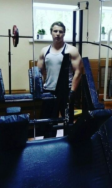  ,   Vlad, 24 ,   