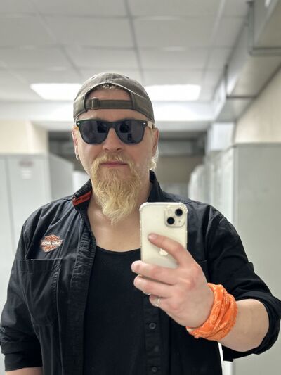   ,   Eddie, 49 ,   ,   , 