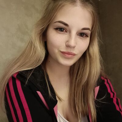  ,   Valeria, 22 ,   c 
