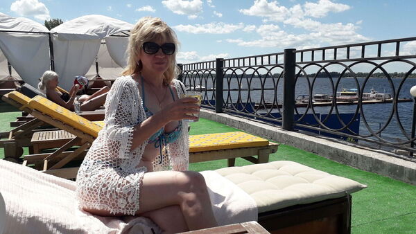  ,   Elena, 52 ,   ,   