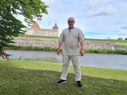  ,   Viktor, 55 ,   c 