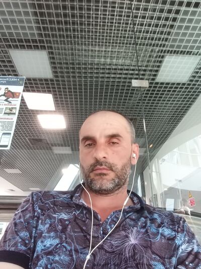  ,   Kamil, 43 ,   ,   