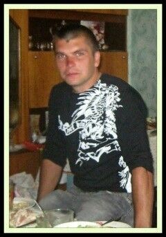  10613483  Sergei, 40 ,    