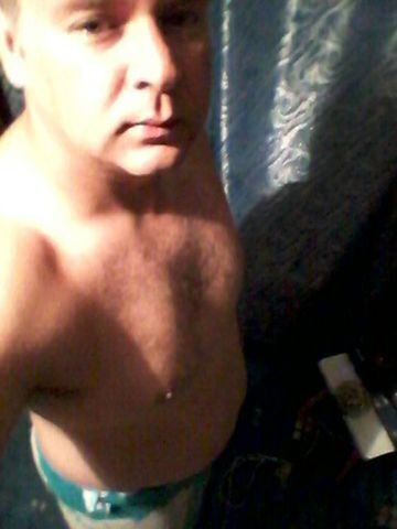  10717183  Andrei, 40 ,    