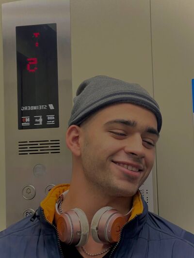  -,   Armen, 21 ,   