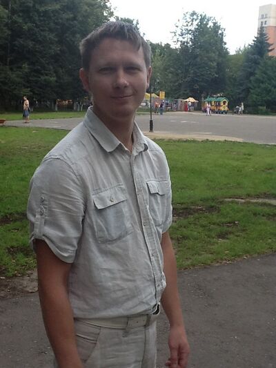  ,   Artem, 42 ,   