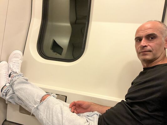  Hilversum,   Leo, 38 ,   ,   