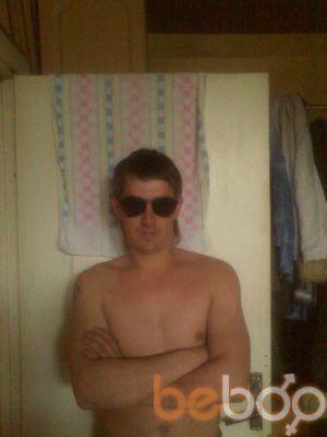  ,   Viktor, 39 ,  