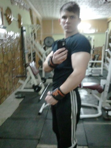  4332843  Leonid, 31 ,    