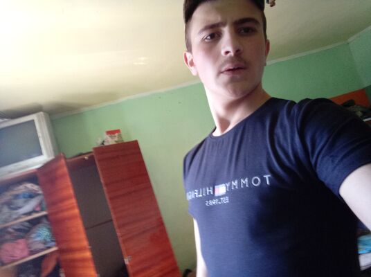  ,   Andrij, 23 ,   ,   , c , 