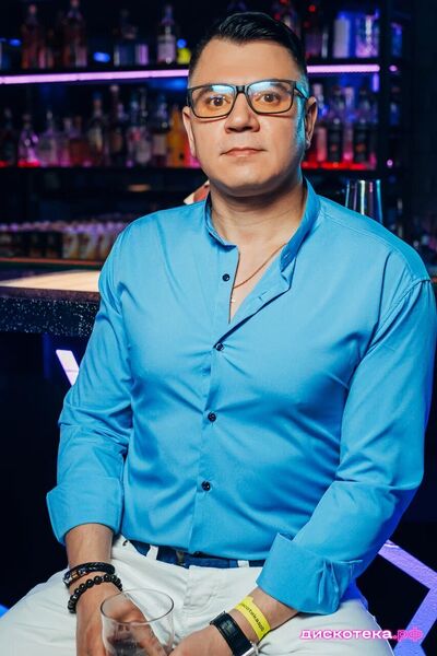  -,   Denis, 43 ,  