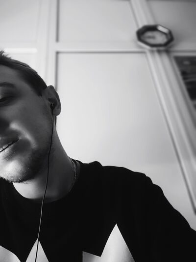  ,   Aleksei, 25 ,   ,   , c , 