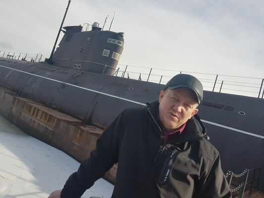  ,   Maksim, 46 ,   ,   