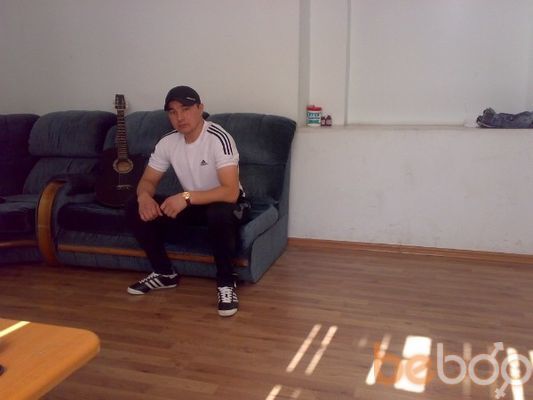  ,   Artur, 37 ,   