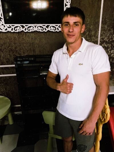  ,   Alex, 32 ,   ,   