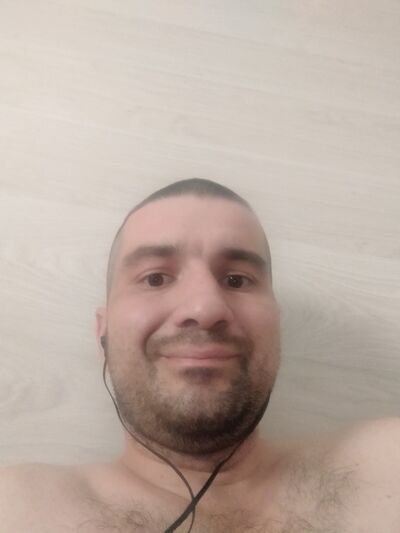  ,   Viktor, 40 ,   ,   