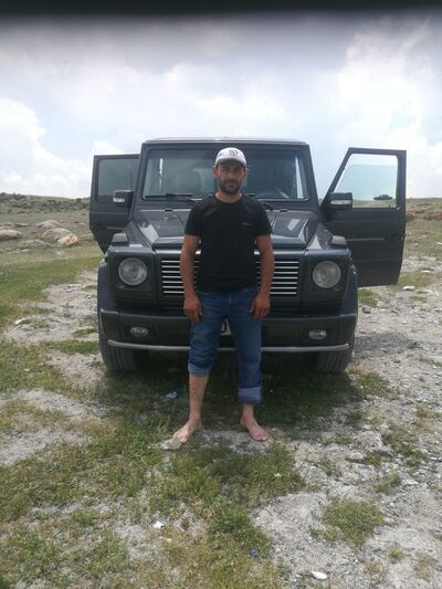  ,   Levon, 37 ,   ,   , c , 