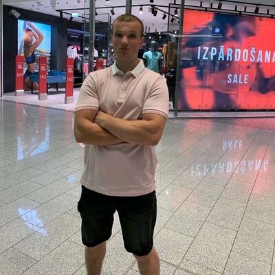  ,   Rolands, 27 ,   ,   
