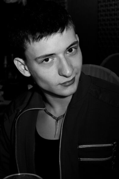  ,   Viktor, 33 ,   ,   