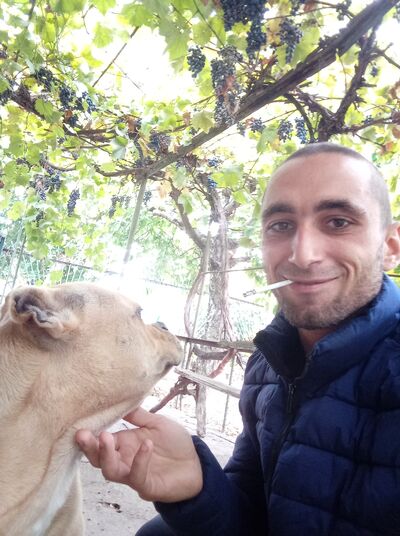  ,   Guram, 27 ,   