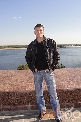  ,   Viktor, 42 ,   