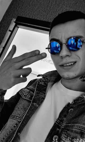  ,   Daniil, 25 ,   ,   , c 
