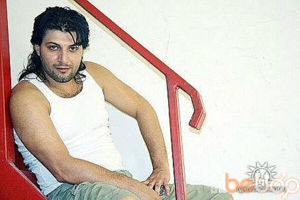 ,   Artur, 42 ,   ,   , c 