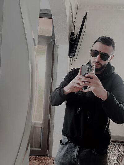  ,   Armen, 28 ,   ,   , c , 