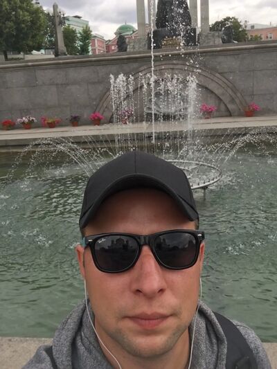  ,   Cheker, 37 ,     