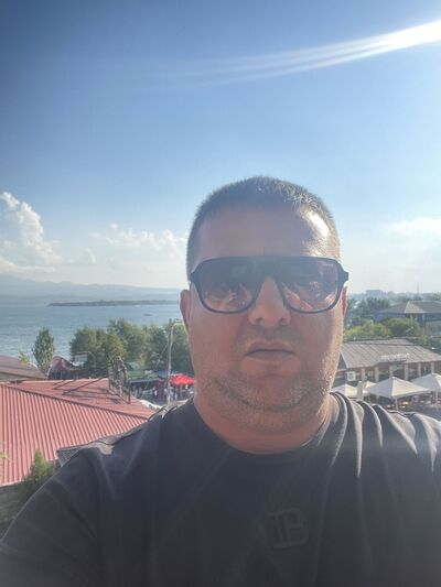  ,   Arman, 34 ,   ,   