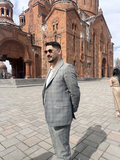  ,   Narek, 33 ,   ,   