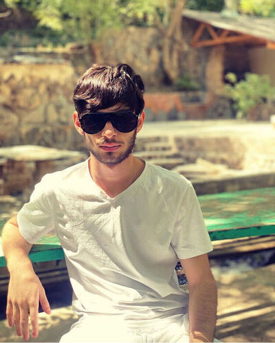  ,   Hayk, 25 ,     , c , 